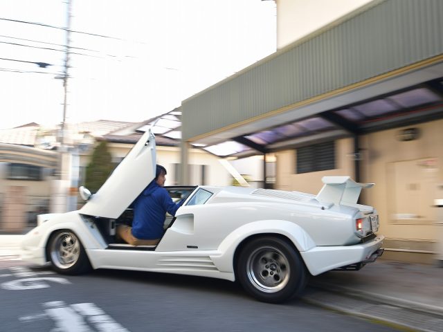 カウンタックの車庫入れ修行中 撮影／池之平昌信